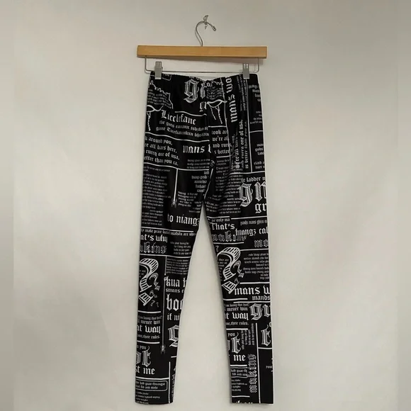 Game of Thrones Littlefinger Lord Baelish Quotes Leggings Black White One Size - Picture 3 of 11